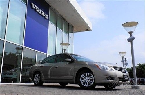 2011 nissan 2.5 sl leather/moonroof/heated sts.