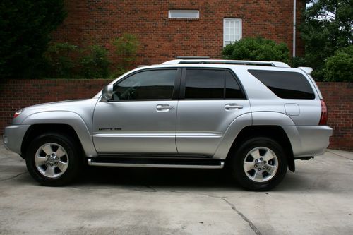 2004 toyota 4runner limited 4wd v8 with very low mileage