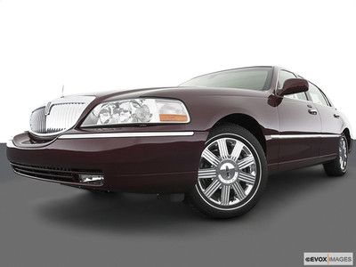 2003 lincoln town car signature sedan 4-door 4.6l