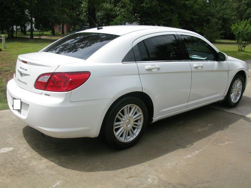 2009 chrysler sebring touring sedan 4-door 2.4l