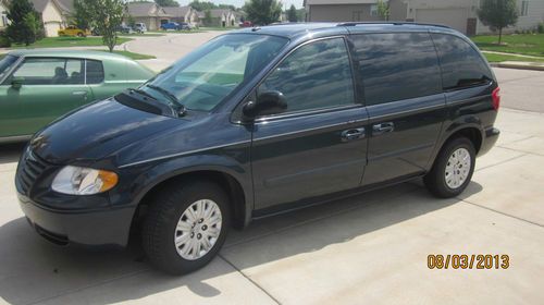 2007 chrysler town &amp; country base mini passenger van 4-door 3.3l