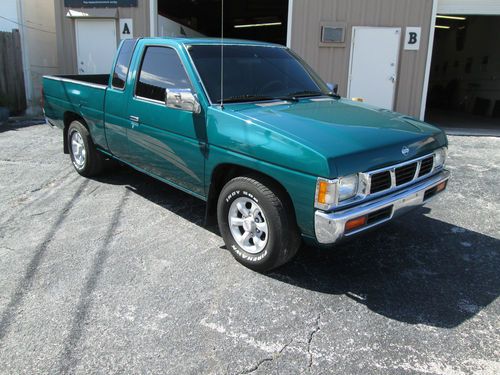 1995 nissan pickup xe extended cab pickup 2-door 2.4l d21 d-21 hardbody truck