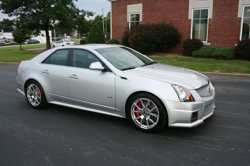 2013 cadillac cts-v sedan all options less than 3k miles!!  absolutely like new!