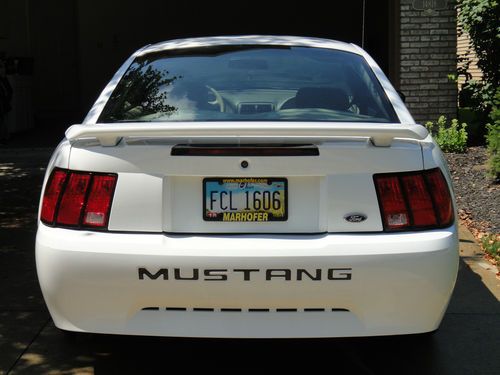 2003 ford mustang base coupe 2-door 3.8l