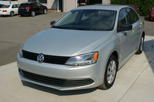 2011 vw jetta 2.0l auto base rebuildable repairable salvage rebuilt