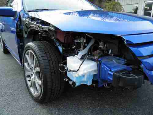 Wrecked Damaged Salvage Repairable Project SE Low Mileage 4-Dr. Blue sport sedan, image 5