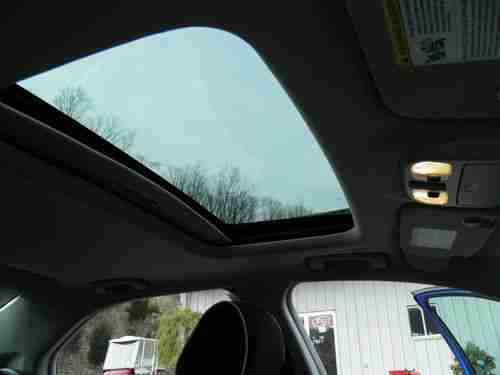 Wrecked Damaged Salvage Repairable Project SE Low Mileage 4-Dr. Blue sport sedan, image 13