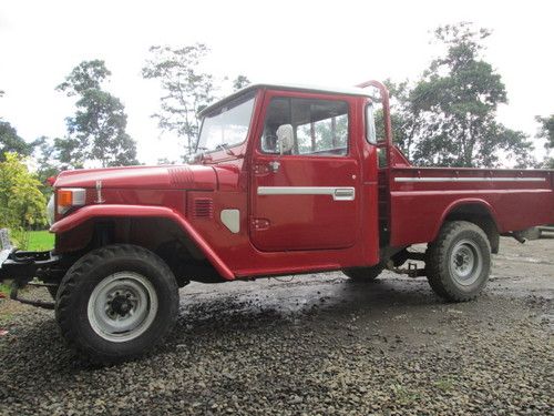 Toyota land cruiser fj45/ hj45 *rare diesel* pick up