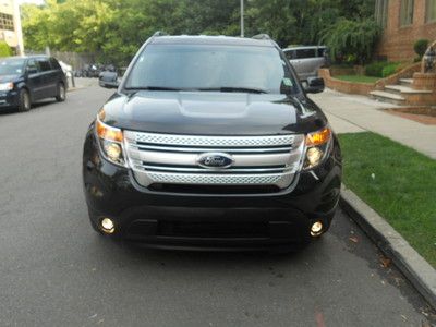 Black on black carfax 1 owner 2013 ford explorer xlt low miles smoke &amp; pet free