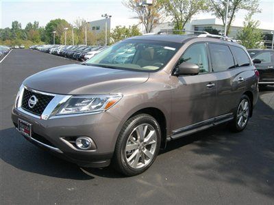 Pre-owned 2014 pathfinder platinum 4x4, nav, dvd, remote start, 1455 miles