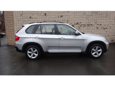 No reserve all power options nav dvd running boards 3rd row 7 seats bluetooth