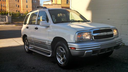 2001 chevrolet tracker lt sport utility 4-door 2.5l