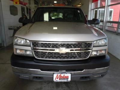 Crew Cab Dually Long Bed 6.6L DuraMax Diesel 4X4 Leather Rear DVD Bose 6disc, image 2