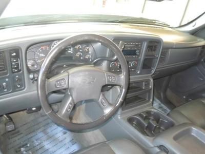 Crew Cab Dually Long Bed 6.6L DuraMax Diesel 4X4 Leather Rear DVD Bose 6disc, image 7