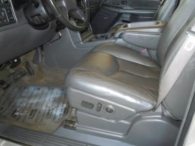 Crew Cab Dually Long Bed 6.6L DuraMax Diesel 4X4 Leather Rear DVD Bose 6disc, image 16