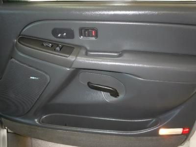 Crew Cab Dually Long Bed 6.6L DuraMax Diesel 4X4 Leather Rear DVD Bose 6disc, image 26