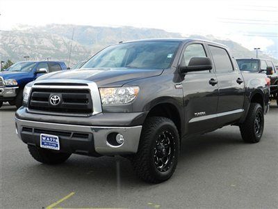 Toyota tundra trd off road sr5 4x4 custom wheels tires auto tow rev camera