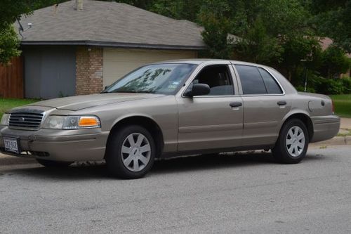 2001 ford crown victoria police interceptor (crown vic)