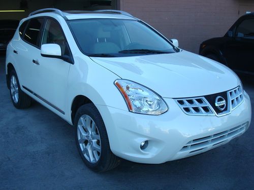 2011 nissan rogue rebuilt/ title awd navegation