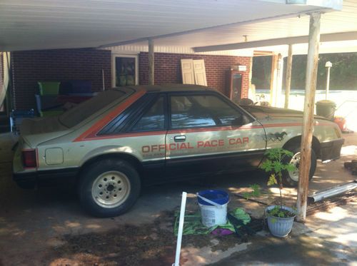 1985 ford mustang gt