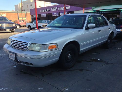 2000 ford crown victoria police interceptor sedan 4-door 4.6l clean title