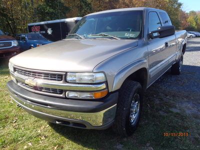 Dealer trade, 6 liter v-8, auto, 4 x 4, clean