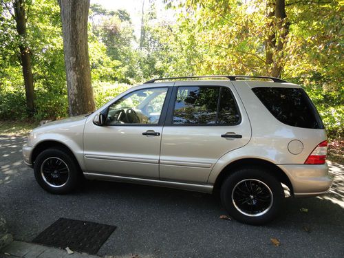 2002 mercedes benz ml 320 excellent condition,runs and drives great