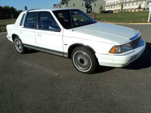 1992 chrysler lebaron landau sedan 4-door 3.0l, original owner low mileage