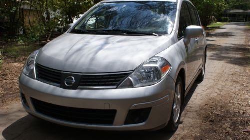 2008 nissan versa sl hatchback 4-door 1.8l