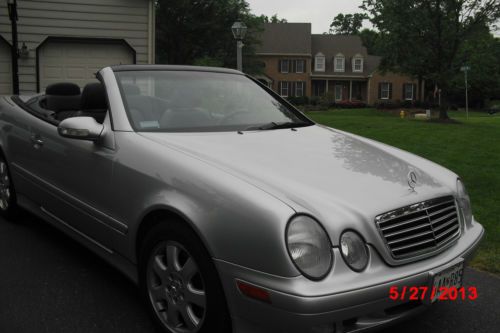 Iridium silver metalic convertible, garage kept, perfect black soft top