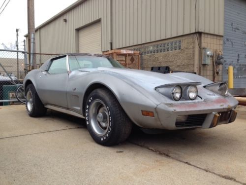 1977 chevrolet corvette base coupe 2-door 5.7l