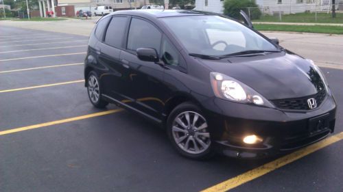 2012 honda fit sport hatchback 4-door 1.5l only 6300 miles  /price to sale fast/