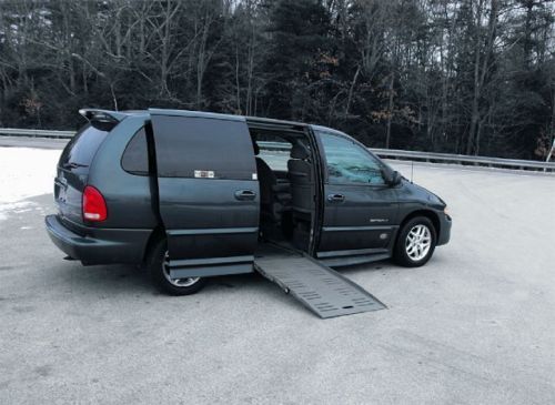 2000 dodge caravan sport, braun handicap wheelchair van