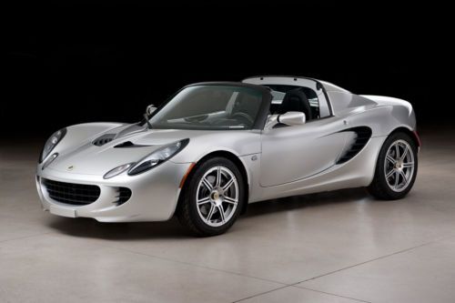 One owner, only 3130 miles, sport &amp; luxury pkg, hardtop, all records from new
