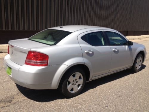 2009 dodge  avenger    clean title