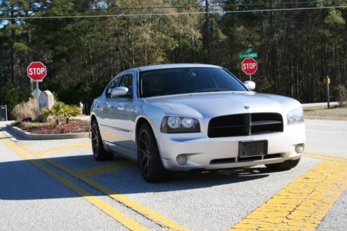 2006 dodge charger r/t sedan 4-door 5.7l hemi with 20&#034; viper wheels. 1 owner