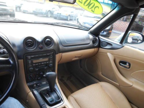 2002 Mazda Miata MX-5 Luxury edition. RARE A/T Only 80k " NO RESERVE" WOW!, image 9