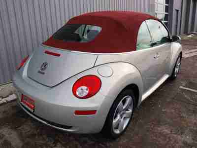 VW NEW BEETLE BLUSH CONVERTIBLE SILVER W/ RED TOP 2.5L 5CYL AUTO RED/BLACK INT, image 5