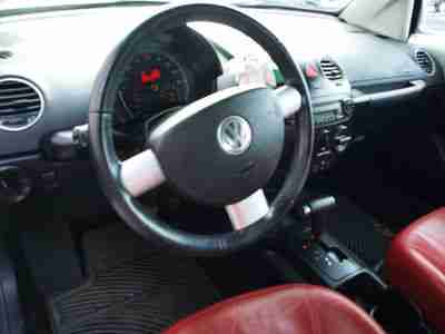VW NEW BEETLE BLUSH CONVERTIBLE SILVER W/ RED TOP 2.5L 5CYL AUTO RED/BLACK INT, image 9