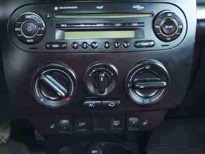 VW NEW BEETLE BLUSH CONVERTIBLE SILVER W/ RED TOP 2.5L 5CYL AUTO RED/BLACK INT, image 11