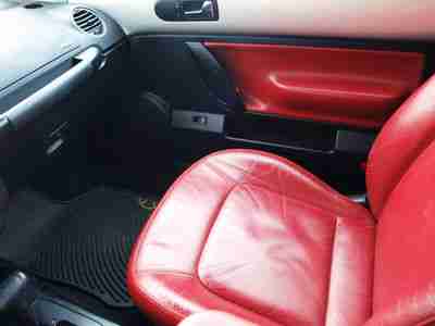 VW NEW BEETLE BLUSH CONVERTIBLE SILVER W/ RED TOP 2.5L 5CYL AUTO RED/BLACK INT, image 12