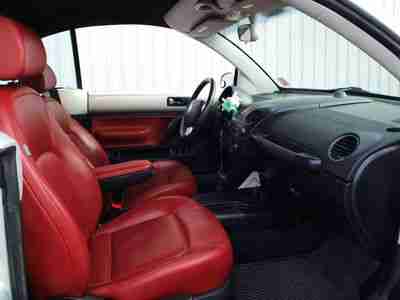 VW NEW BEETLE BLUSH CONVERTIBLE SILVER W/ RED TOP 2.5L 5CYL AUTO RED/BLACK INT, image 13