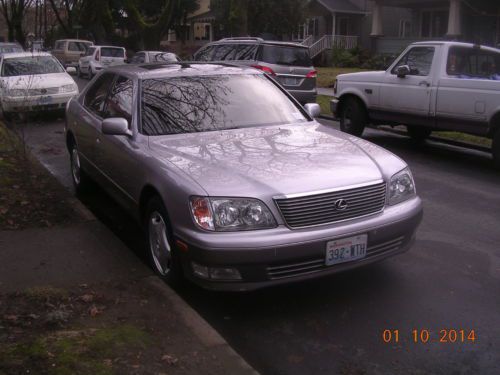 Lexus ls400 luxury automobile