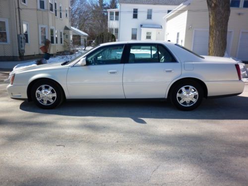 Low mileage - pearl white - moonroof - xm radio - heated/cooled seats!