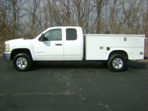 2009 chevrolet 3500 silverado ext. cab 4x4 6.0l knapheide utility 46,723 miles!