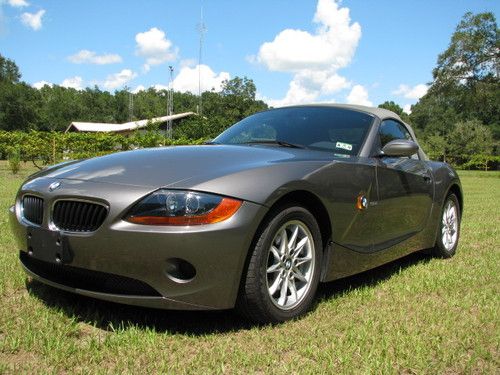 2004 bmw z4 2.5i convertible 2-door 2.5l excellent cond. 28,900 origina miles