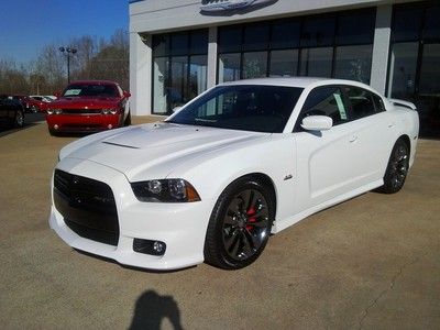 New srt8 rwd 6.4l v8 hemi engine am/fm/sat/nav - rear seats heated - full warr