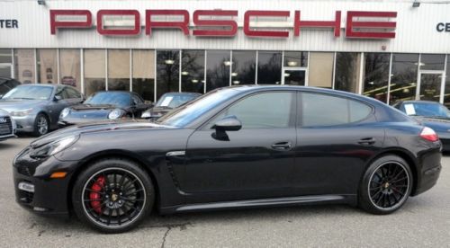 Certified clean carfax 17k miles nav,bermester,rear cam,20panamera sport whls