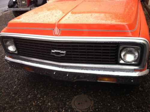 1972 Chevrolet suburban, image 2