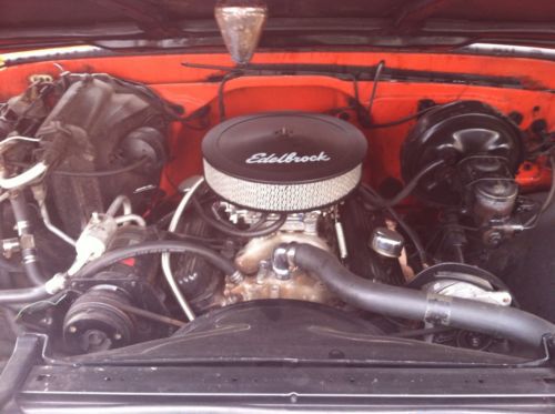 1972 Chevrolet suburban, image 3